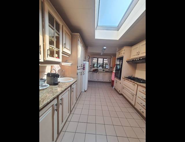 5 BEDROOM HOUSE FOR SALE IN VANDERBIJLPARK SE 3